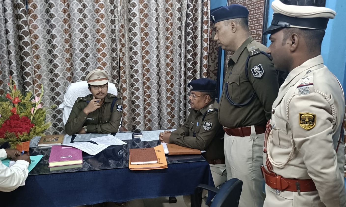 पोठिया थाना का एसपी ने किया वार्षिक निरीक्षण।