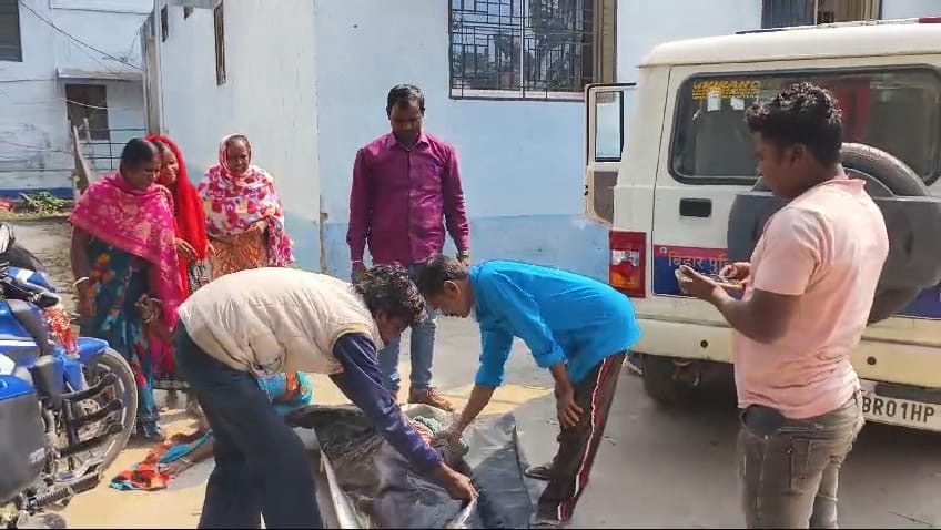कटिहार के राघोपुर के पास ऑटो व बाइक की टक्कर में ऑटो में सवार  एक बुजुर्ग की मौत,एक व्यक्ति घायल।