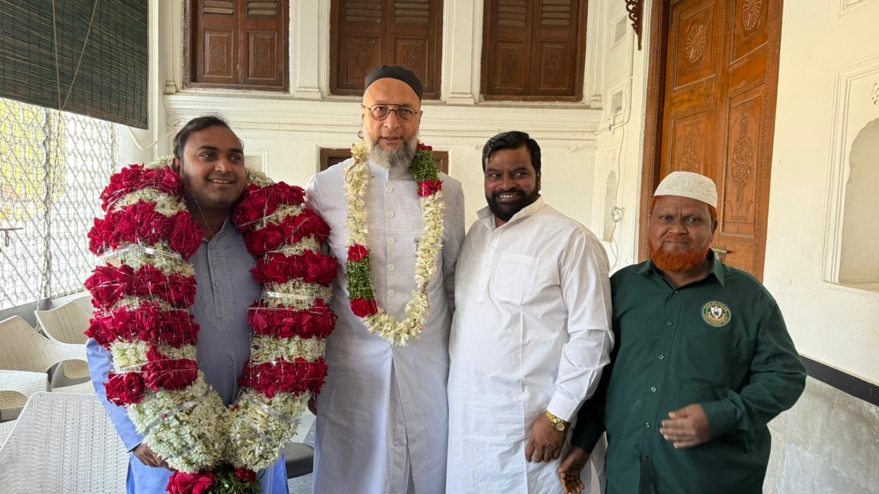 एआईएमआईएम राष्ट्रीय अध्यक्ष असदुद्दीन ओवैसी ने राष्ट्रीय प्रवक्ता आदिल हसन एडवोकेट को दी मुबारकबाद और दुआएं