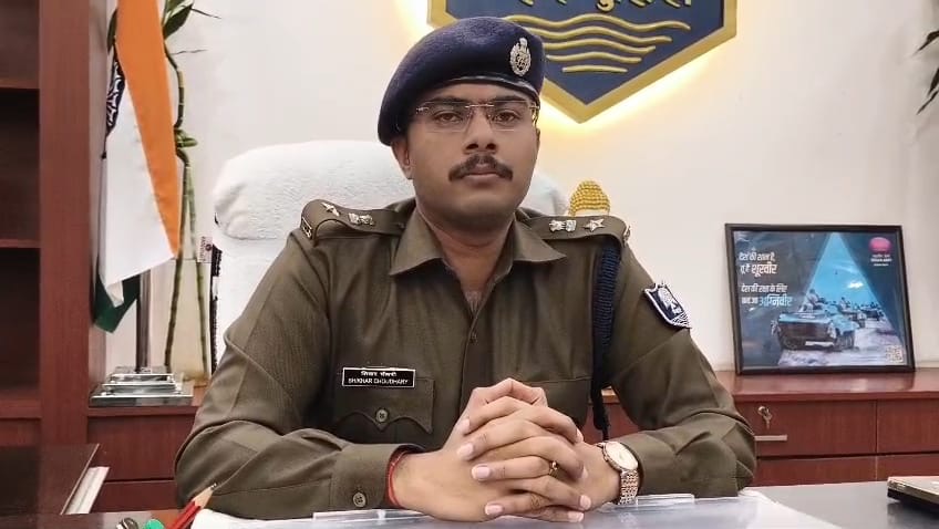 तेंदुआ से खौफ में ग्रामीण, एक महिला को किया जख़्मी, पुलिस माइकिंग कर लोगो से रात में नहीं निकलने की कर रहे अपील, वन विभाग को दी गयी सुचना 
