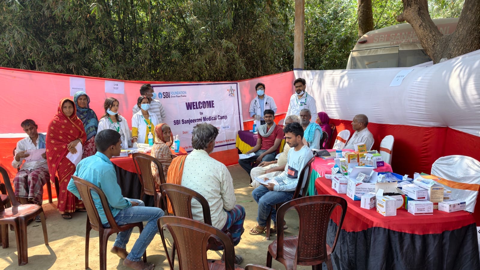 एसबीआई संजीवनी – क्लिनिक ऑन व्हील्स के तहत हफला में निःशुल्क स्वास्थ्य शिविर, 207 लोगों को मिला लाभ