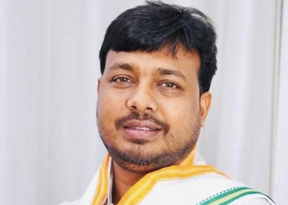 Political Uproar Over Alleged Statement by Thakurganj MLA, Congress Demands Action