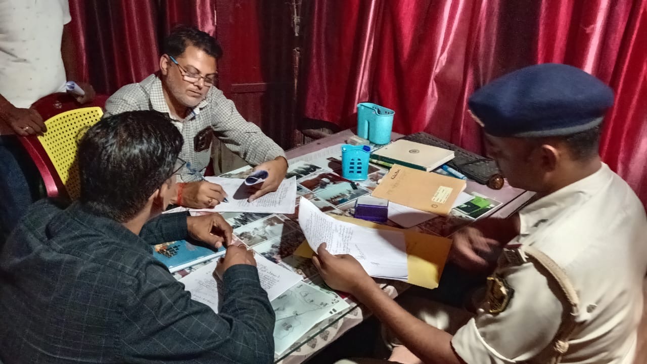 कटिहार में आदर्श आचार संहिता के तहत वाहन जांच के दौरान 99,900 रुपये नगद जब्त